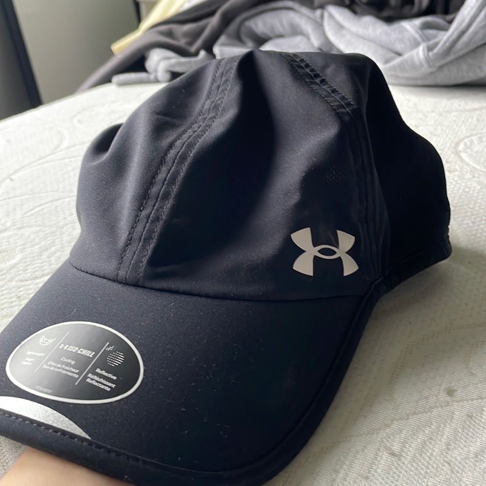 super cute brand new under armors running hat